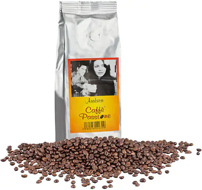 Produktfoto glänzende Kaffeetüte mit Kaffeebohnen